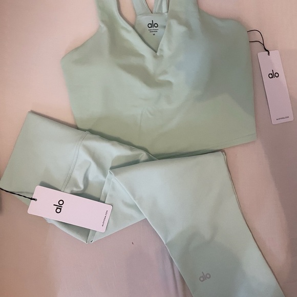 Alo High waisted 7/8 legging & top (set) - Picture 4 of 6